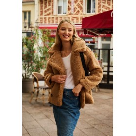 Manteau court en fausse fourrure